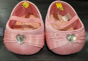 Build a Bear rosa Satin Glamour High Heels Schuhe Herz Schmuck OHNE ETIKETT ANSEHEN NEU - Bild 1 von 7