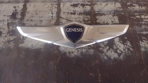 2011 TO 2017 HYUNDAI GENESIS COUPE OR SEDAN REAR TRUNK EMBLEM - Bild 1 von 5