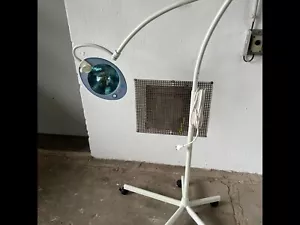 Lampada chirurgica Maquet Blue 30 lampada per trattamento mobile lampada per esami - Foto 1 di 7