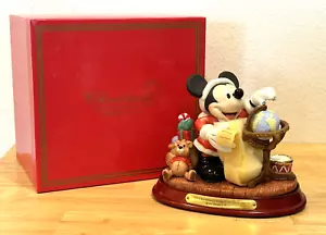 RARE HTF MICKEY MOUSE CHRISTMAS COLLECTIBLES SHOWCASE SIGNED LE 62/500 FIGURINE - Picture 1 of 16