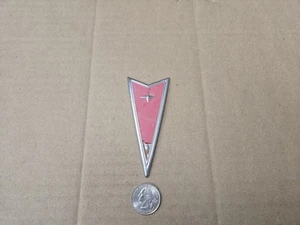 Pontiac OEM Red Arrow 3 7/8" Tall Emblem Badge Logo Nameplate Name Insignia 6580 - Bild 1 von 6