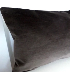 FUNDA DE COJÍN OBLONGA TERCIOPELO ALGODÓN 100% TEXTURIZADO MARRÓN OSCURO Stock Limitado - Imagen 1 de 4