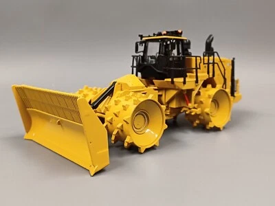 DCM - CAT 863 Compaktor Radlader  Neu + OVP 1:50 - Bild 1 von 4