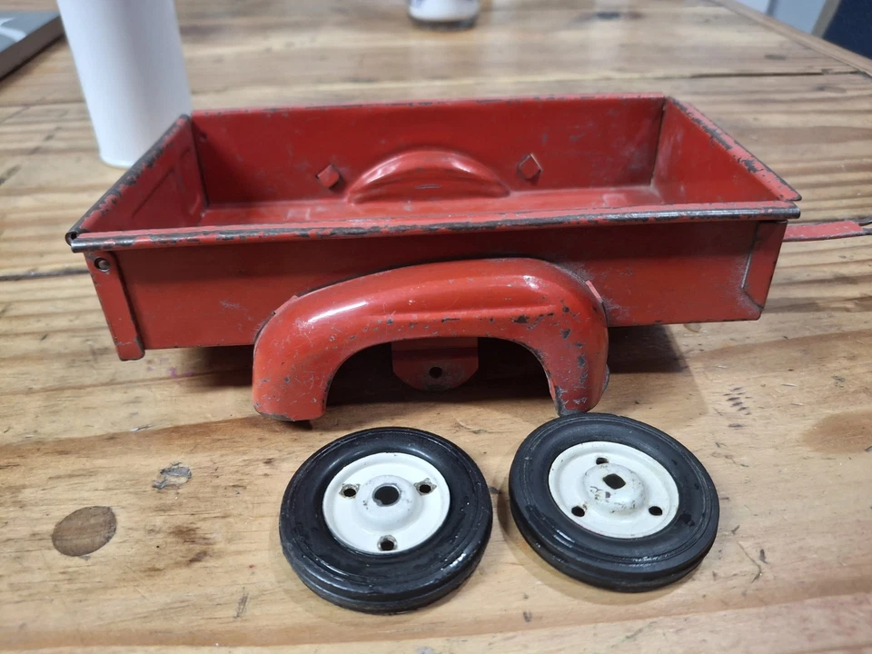 Vintage Tru Scale International Harvester Pickup Truck Trailer. No axle - Image 1 of 4