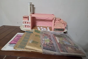 Vintage 60er Jahre Remco Showboot Spielzeugbühne, komplett ohne Karton mit Spielbuch - Bild 1 von 21