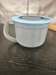 Tupperware Mix-N-Stor Measuring cup Batter Bowl Pitcher 8 Cups 5665A-2 - Picture 1 of 9