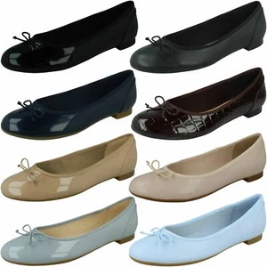 Pisos Estilo Bailarina Informal Damas Clarks Flor de Costura - Imagen 1 de 73