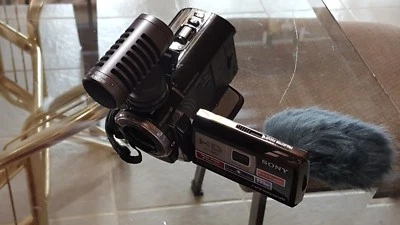 Sony HDR-PJ30V Full HD 160X Zoom 3" LCD Camcorder / Projector  220gb internal  - Image 1 of 3