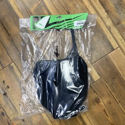 UFO Plastics - YA03823-001 - Placa de matrícula frontal, preta YZ125-250. - Imagem 1 de 4