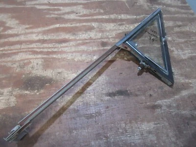 Mercury Meteor 600 1961 sedán puerta ventilación ventana marco vidrio moldura pieza PF Foto 1 de 3