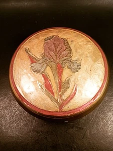 Portagioie rotondo floreale con coperchio cloisonne in ottone - Foto 1 di 10