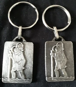 SET mit 2 Schlüsselanhängern Saint Christophe Boucherie du Menil Metall Nr. 771/22 - Bild 1 von 4
