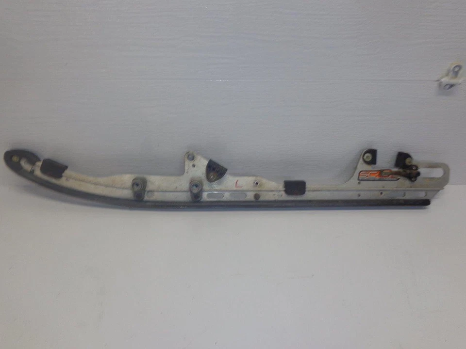 Riel de suspensión izquierda Ski Doo GSX 500SS 2004 MXZ 600 2003 2005 2006 2007 Foto 1 de 1