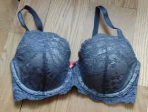 Sujetador Victoria's Secret 32DD Gris Encaje Dream Angels Forrado Demi UW Contorno Usado en Excelente Condición - Imagen 1 de 3