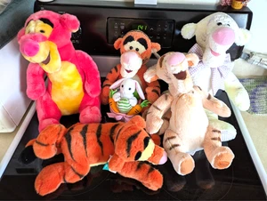 Großes Tigger Plüsch Konvolut Tigger von Winnie Puuh viele Disney Store Tiggers - Bild 1 von 5