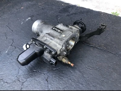 Lexus GS300 IS300 SC300 1998-2005 carrocería del acelerador 22030 46220 montaje OEM Foto 1 de 3