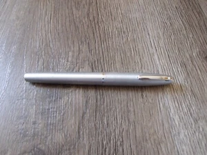 VINTAGE SHEAFFER WHITE DOT SILVER COLORED FOUNTAIN  PEN 5 1/4 INCH LONG - Picture 1 of 2