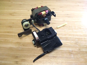 Singer Genuine Motor W Power Switch Pedal Plug Plug Assembly Part For 522 Sewing - Picture 1 of 12