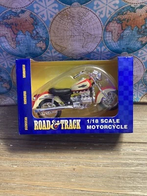 Maisto Road & Track 1/18 Scale Motorcycle Red Valkyrie #31026 - Image 1 of 4