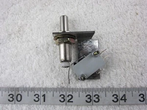 Lema Electrics SPDT Endschalter mit Handtaster, gebraucht - Bild 1 von 3