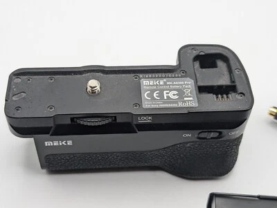 Empuñadura Meike MK-A6300 PRO para Sony A6400 A6300 con 2 baterías Foto 1 de 3