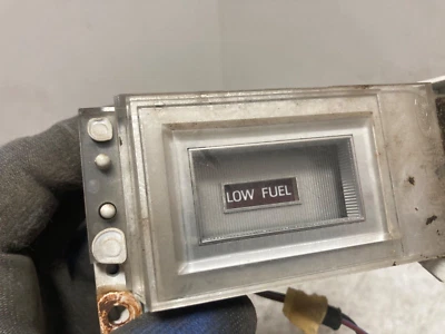 Lincoln Continental Mark V 1977-1979 indicador de advertencia de bajo combustible Foto 1 de 4