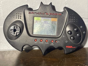 Batman & Robin Handheld Tiger Electronics Video Game 1997 Tested Working - Picture 1 of 12