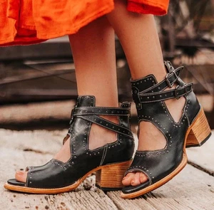 Freebird by Steven COSMIC | Black Leather Heeled Sandals Size 10 - Picture 1 of 9
