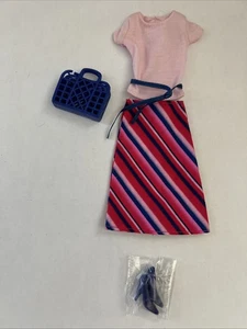 Barbie Doll Fashion Clothes Lot - Picture 1 of 1