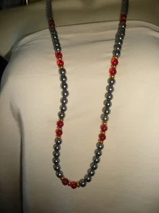 17'' L GRAY RED AND GOLD TONE BEADS  NO CLASP   NECKLACE #20/3 - Picture 1 of 4