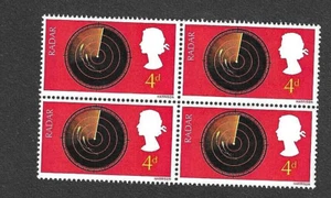 GB - QEII 1967 Invenciones - Bloque de 4 - 4d PANTALLA DE RADAR - SG 752 Estampillada sin montar o nunca montada - Imagen 1 de 1