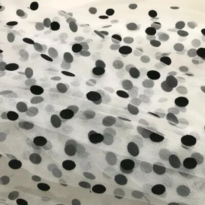 Tela de tul blanco roto con tela de lunares flocados negros para falda vestido tutú Foto 1 de 4