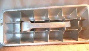 AMANA Aluminum Ice Cube Tray with Lift Handle 18 Cubes - EUC #1 - Picture 1 of 5