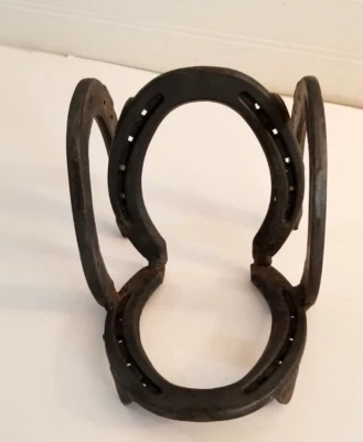 Silla herradura vintage de metal negra rústica Foto 1 de 4