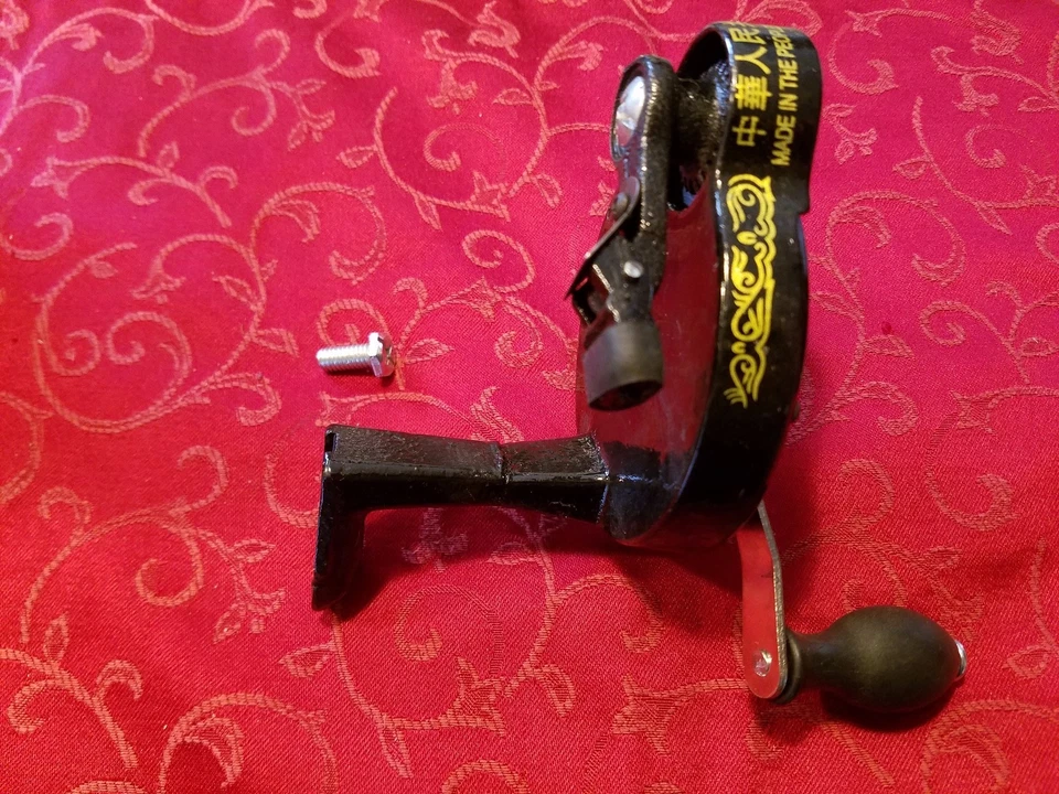 Hand Crank Fits Singer Spoked Wheel Sewing Machine 15 Class 127,128,28, 66, 99  - Image 1 of 1
