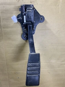 Ford Mustang GT 2005 - 2009 accelerator pedal Throttle S197 - Picture 1 of 5