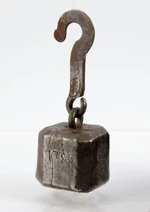 vormetrisches Laufgewicht aus Eisen diverse Punzen und Gravuren datiert 1751 - Bild 1 von 12