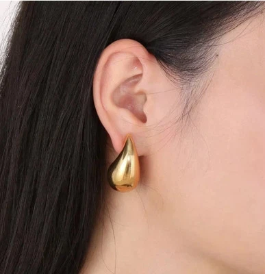 Chunky Gold Women's Tear Drop Earrings for Women Gold Toned  - Imagem 1 de 4