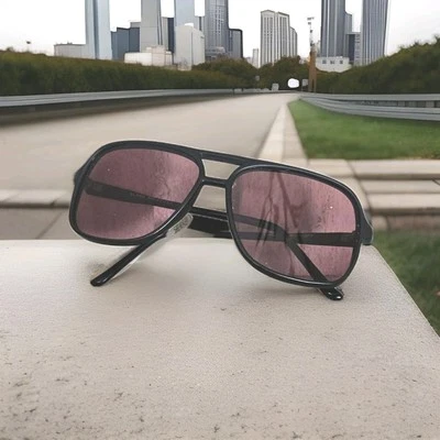 Gafas de sol Korea 17382-12FP negro con marco de vidrio polarizado color rosa oscuro lentes Foto 1 de 4