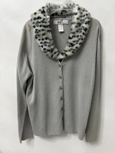 Kikit Women’s Size Medium Gray Button Front Faux Fur Removable Collar Sweater - Picture 1 of 10