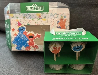 NUEVO Juego de 6 cajas de regalo de golosinas para ventanas Sesame Street y 24 juego de cupcakes ELMO Foto 1 de 4