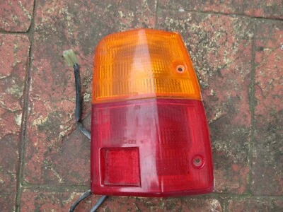 Luz trasera derecha (derecha) Toyota Corolla KE70 KE72 TE72 vagón 1979 - 1987 cuarta generación Foto 1 de 4