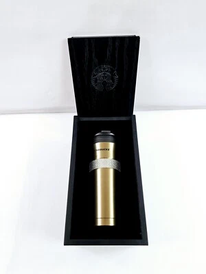 Copo Starbucks aço inoxidável ouro Swarovski 16 oz 30 aniversário caixa de madeira  - Imagem 1 de 4