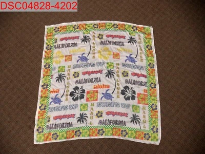 Bufanda hawaiana tropical lirio blanco Stain, Urban Outfitters para mujer OS 0066682287 Foto 1 de 4