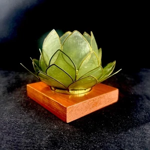 Capiz Muschel Lotusblume Teelichthalter 5,5x3" mit handgefertigtem Holzsockel - Bild 1 von 10