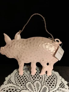 NEU Birke & Weinrebe Deko Bauernhaus Rosa & Gold Metall Schweinchen Wanddeko - 11x8 - Bild 1 von 4