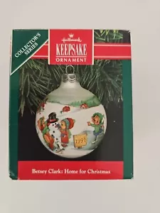 1991 Hallmark Keepsake Betsey Clark Zuhause zu Weihnachten - Bild 1 von 8