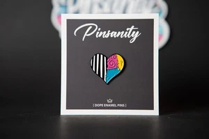 Sally and Jacks Herz Pin - Schneller Versand aus USA - Nightmare Before Christmas - Bild 1 von 2