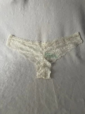 Cream color Lace thong size XL new without tag - Image 1 of 4