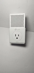 TP-Link TL-PA7010P (US) Passthrough Powerline Adapter AV1000 Mbps, Model PA7010 - Picture 1 of 5